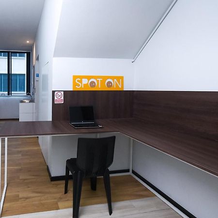 Spot On 89838 Lm Residence Мири Экстерьер фото