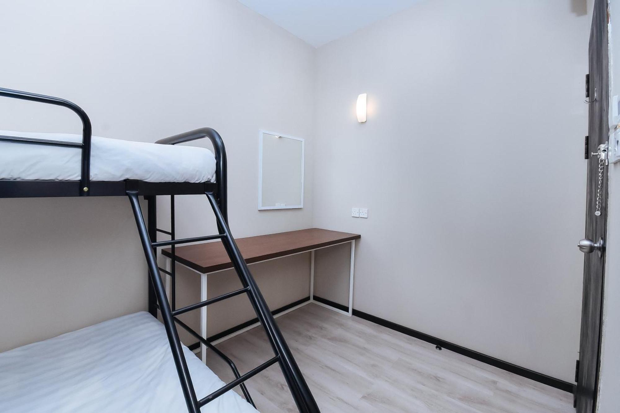 Spot On 89838 Lm Residence Мири Экстерьер фото